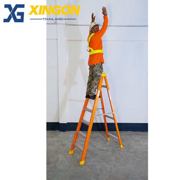 บันไดไฟเบอร์กลาสทรงเอมีถาดวางเครื่องมือ7ฟุต XG107B7 - Image 7