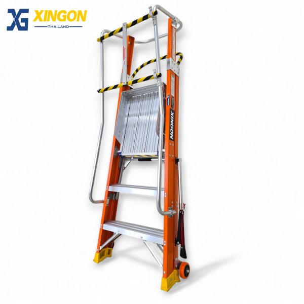 บันไดไฟเบอร์กลาสแพลตฟอรม์ติดล้อ3ฟุตมีราวจับและกันตก+ขาค้ำยันXG-152F3 - Image 4